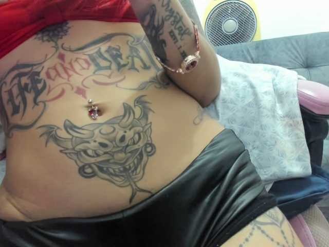 Jeniferbody000 live cam on BongaCams