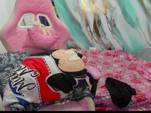 Jeniferbody000 live cam on BongaCams
