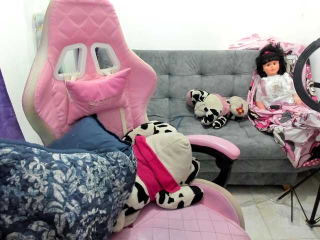 Jeniferbody000 live cam on BongaCams