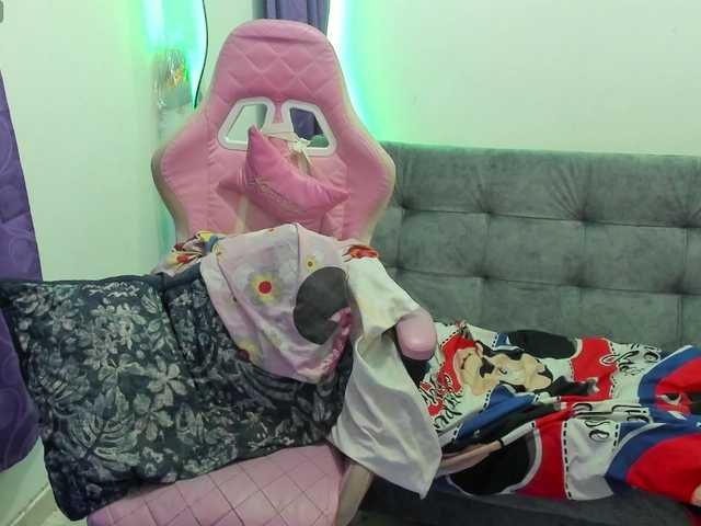 Jeniferbody000 live cam on BongaCams