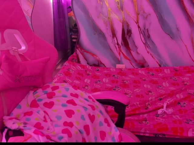 Jeniferbody000 live cam on BongaCams