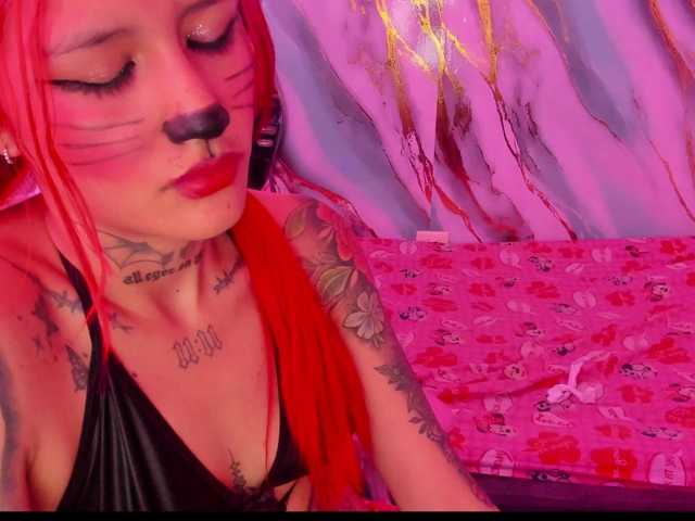 Jeniferbody000 live cam on BongaCams