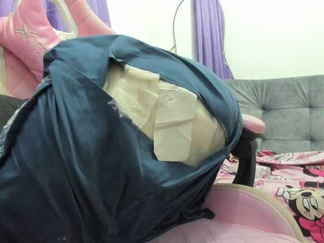 Jeniferbody000 live cam on BongaCams