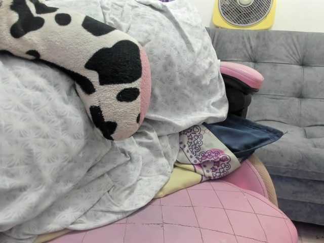 Jeniferbody000 live cam on BongaCams