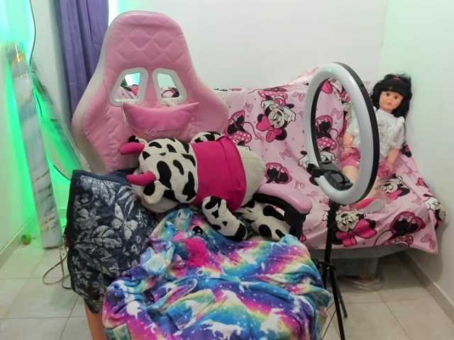 Jeniferbody000 live cam on BongaCams