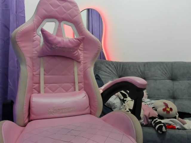 Jeniferbody000 live cam on BongaCams
