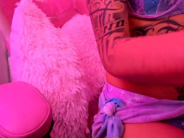 Jeniferbody000 live cam on BongaCams