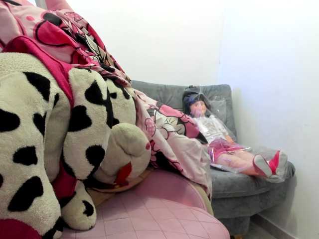 Jeniferbody000 live cam on BongaCams
