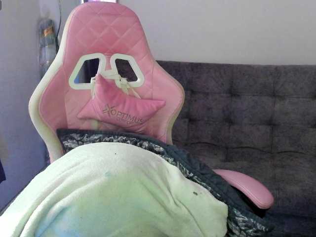 Jeniferbody000 live cam on BongaCams