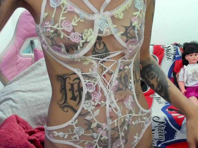 Jeniferbody000 live cam on BongaCams