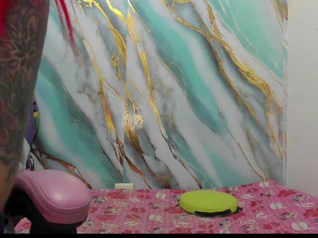 Jeniferbody000 live cam on BongaCams