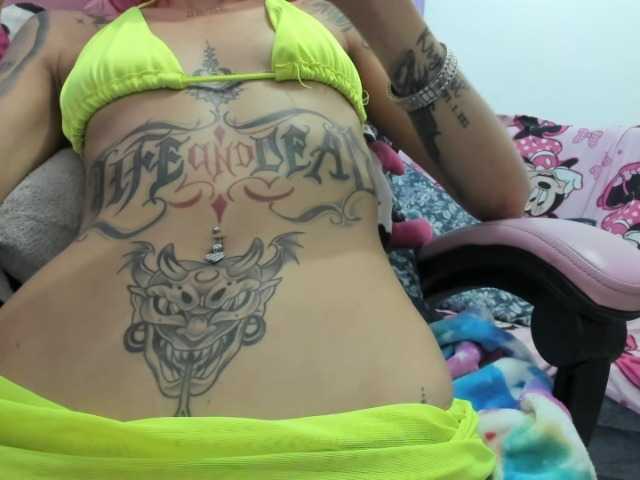 Jeniferbody000 live cam on BongaCams