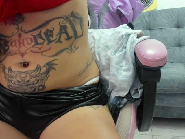 Jeniferbody000 live cam on BongaCams