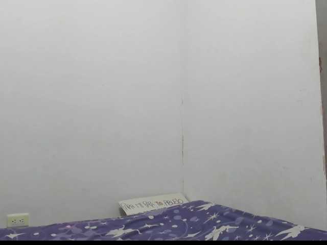 Jeniferbody000 live cam on BongaCams