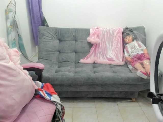 Jeniferbody000 live cam on BongaCams