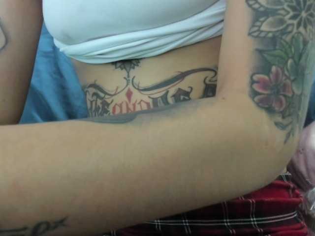 Jeniferbody000 live cam on BongaCams