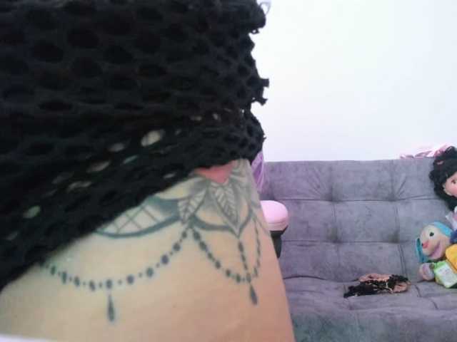 Jeniferbody000 live cam on BongaCams