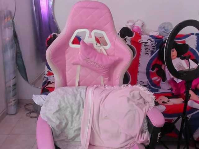 Jeniferbody000 live cam on BongaCams