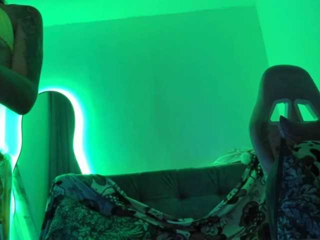 Jeniferbody000 live cam on BongaCams