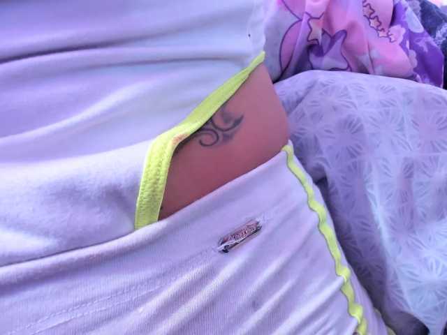 Jeniferbody000 live cam on BongaCams