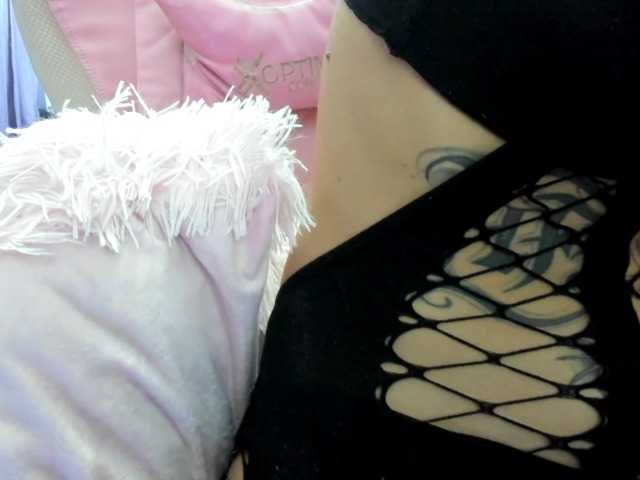 Jeniferbody000 live cam on BongaCams