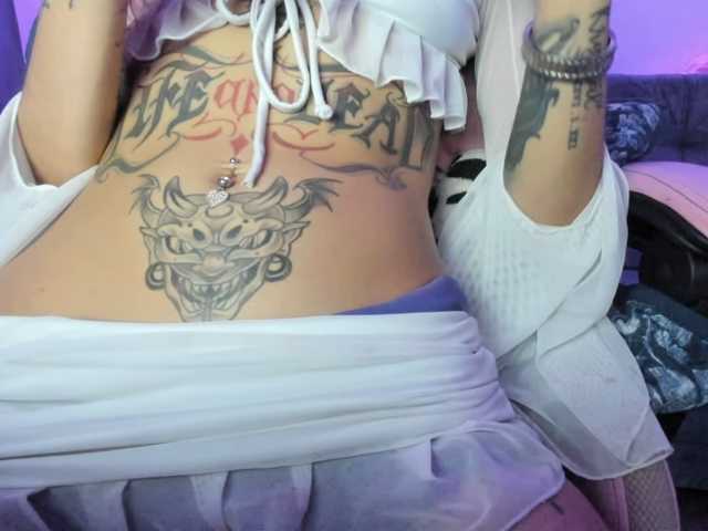 Jeniferbody000 live cam on BongaCams