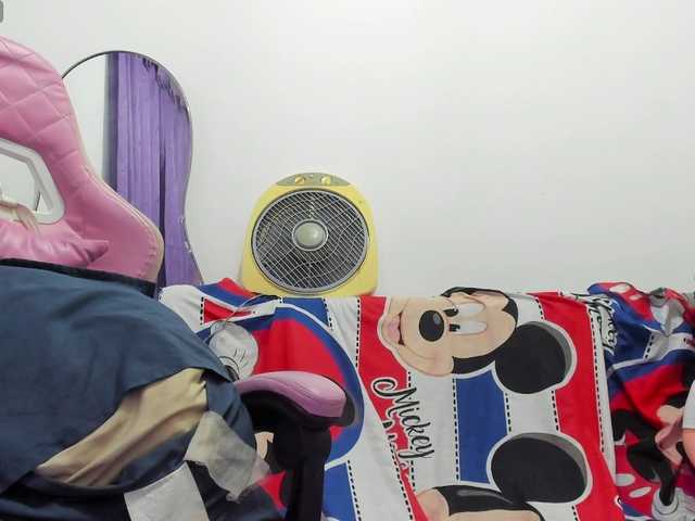 Jeniferbody000 live cam on BongaCams
