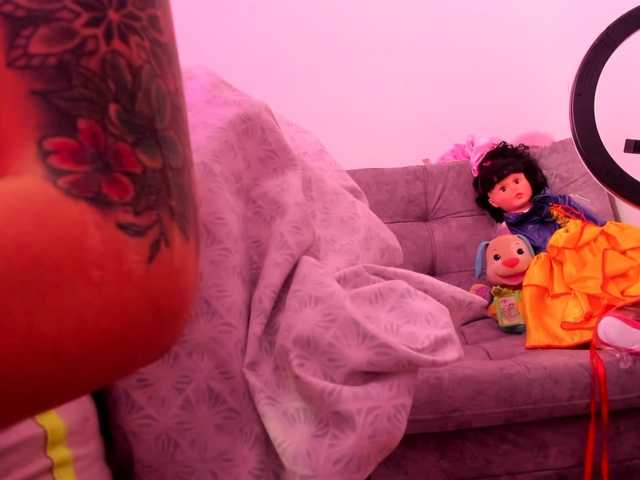 Jeniferbody000 live cam on BongaCams