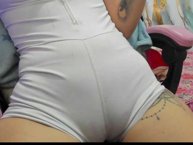 Jeniferbody000 live cam on BongaCams