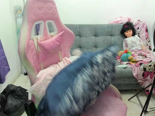 Jeniferbody000 live cam on BongaCams