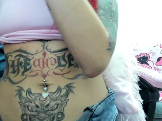 Jeniferbody000 live cam on BongaCams
