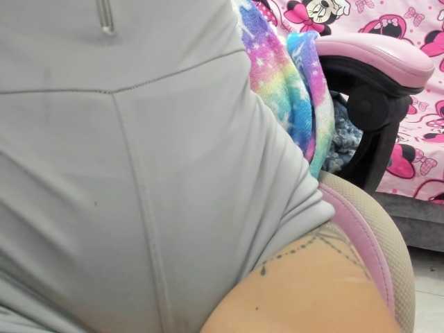 Jeniferbody000 live cam on BongaCams