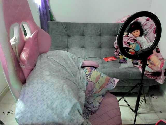 Jeniferbody000 live cam on BongaCams