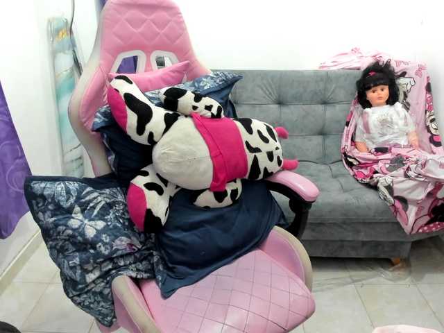 Jeniferbody000 live cam on BongaCams