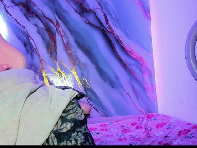 Jeniferbody000 live cam on BongaCams