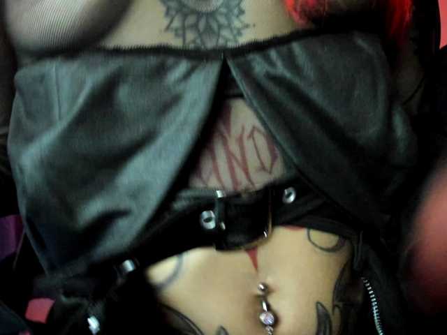 Jeniferbody000 live cam on BongaCams