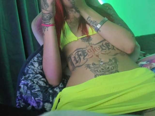 Jeniferbody000 live cam on BongaCams