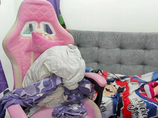 Jeniferbody000 live cam on BongaCams