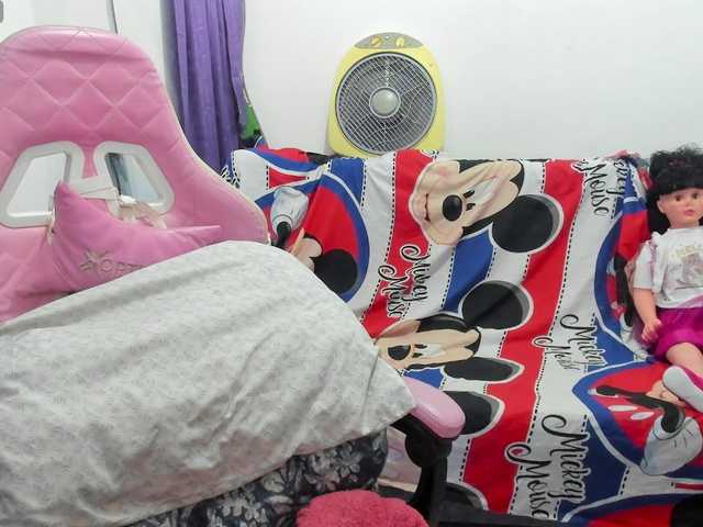 Jeniferbody000 live cam on BongaCams