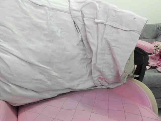 Jeniferbody webcam