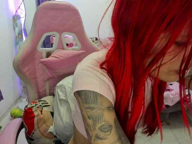 Jeniferbody webcam