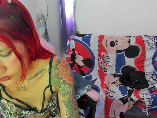 Jeniferbody webcam