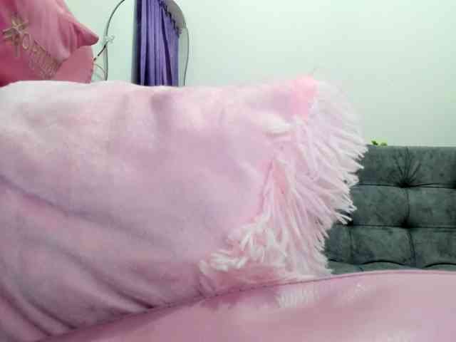 Jeniferbody webcam