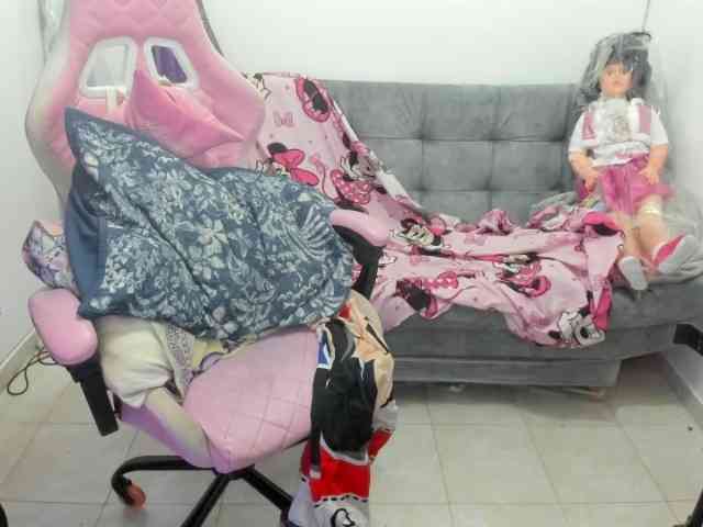 Jeniferbody webcam