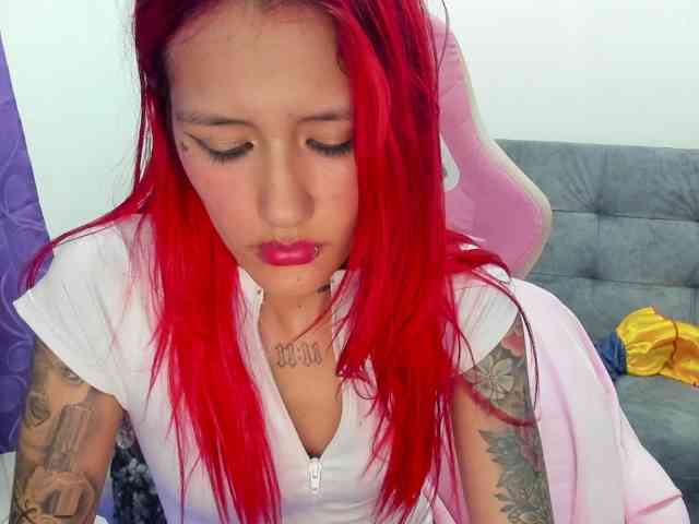 Jeniferbody webcam