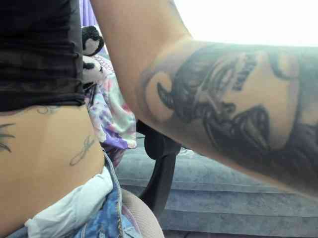 Jeniferbody webcam
