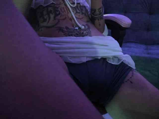 Jeniferbody webcam