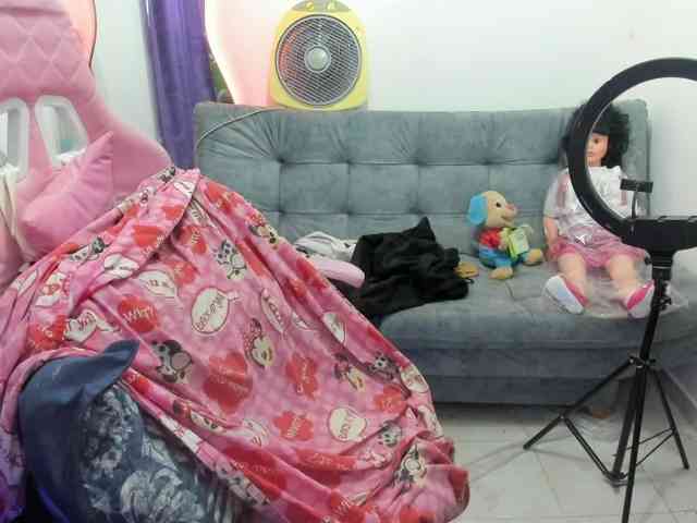 Jeniferbody webcam