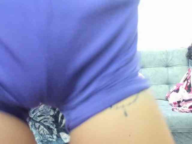 Jeniferbody webcam
