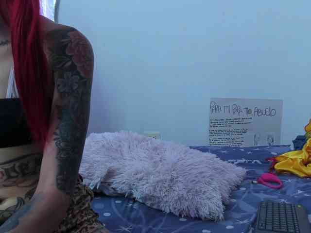 Jeniferbody webcam